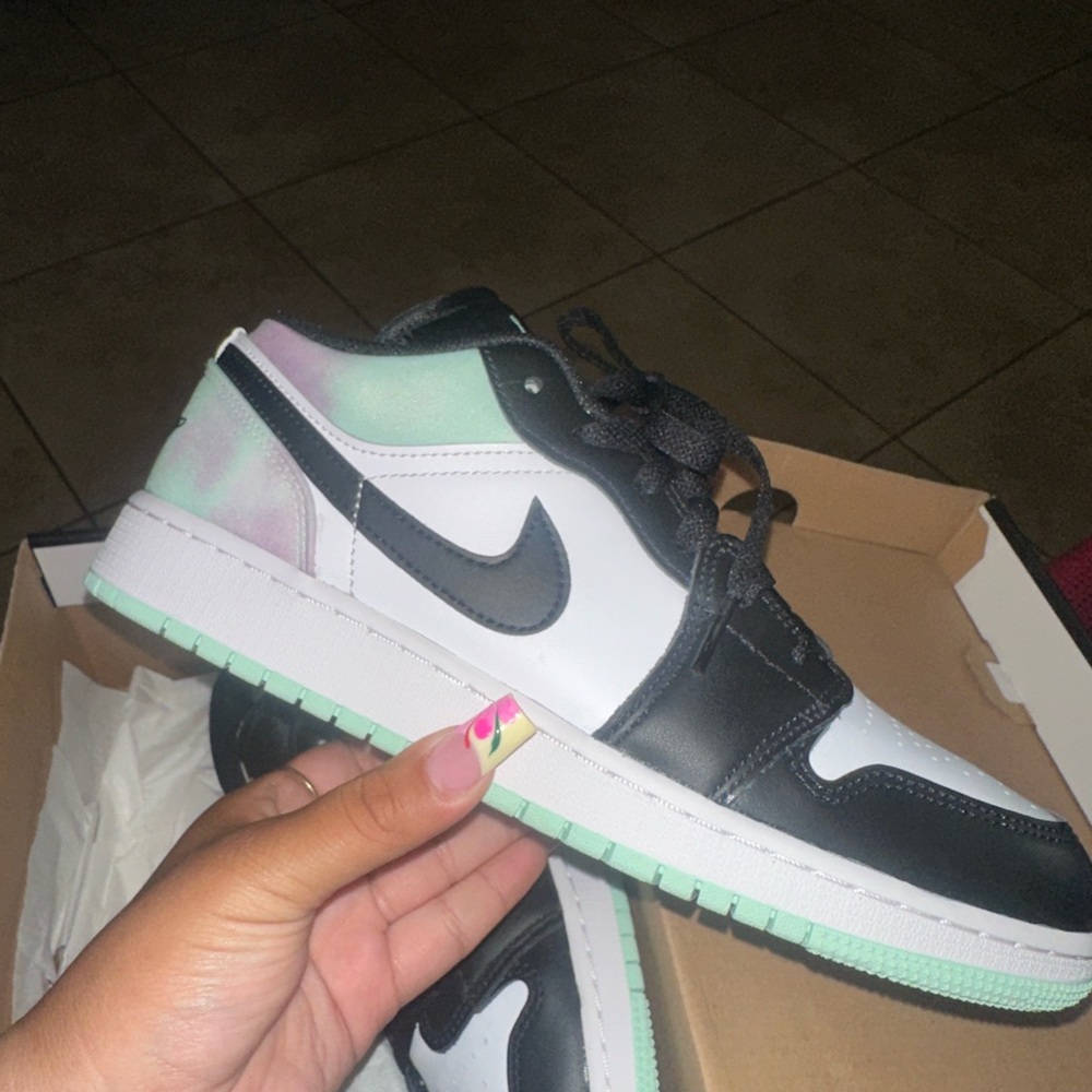 Jordan Air 1 Low SE Black and White Sneakers